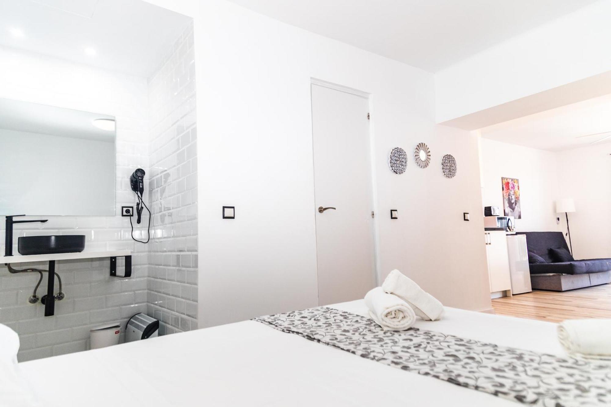 Jacaranda Apartments & Studios Es Canar  Luaran gambar
