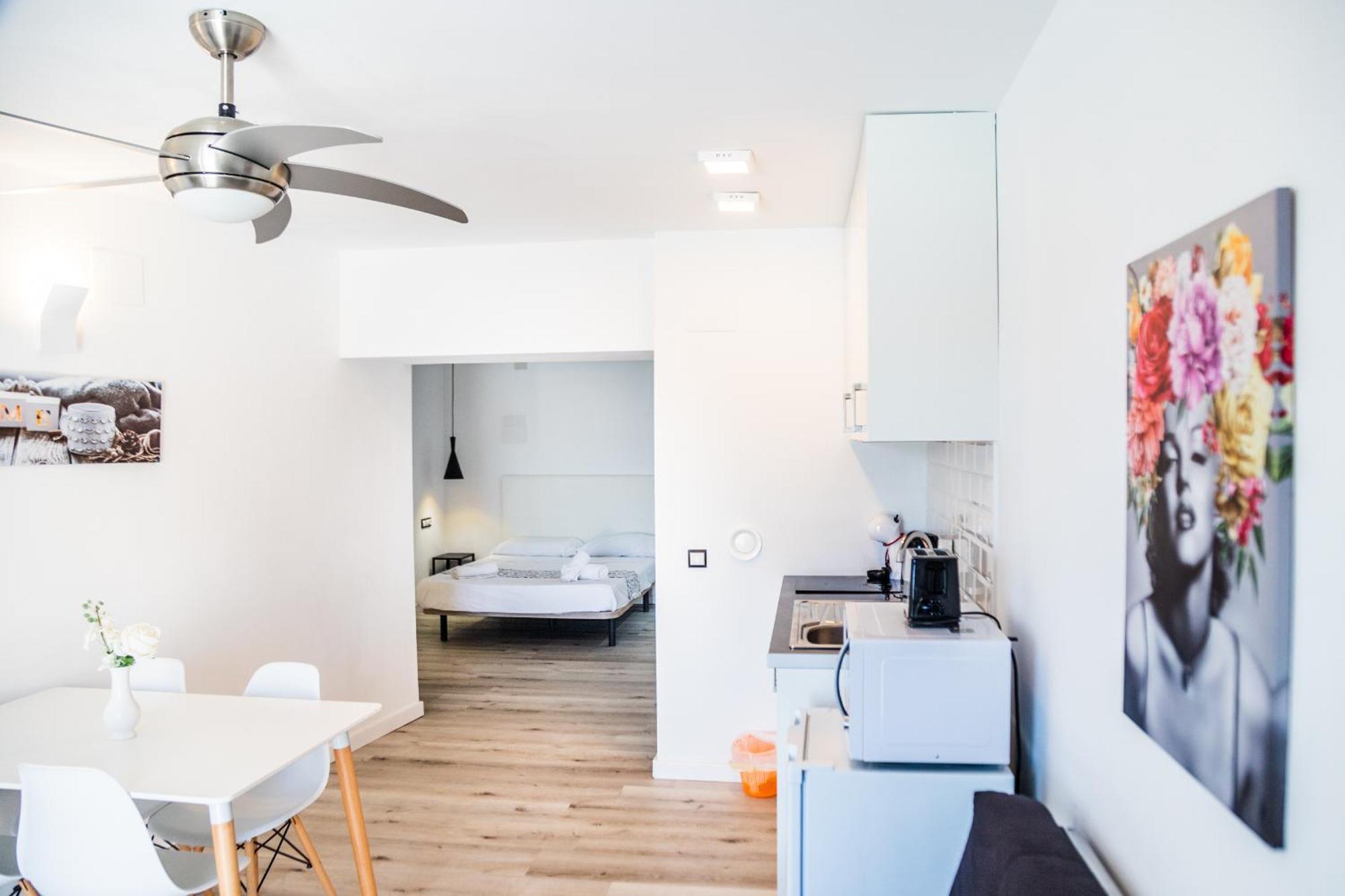 Jacaranda Apartments & Studios Es Canar  Luaran gambar
