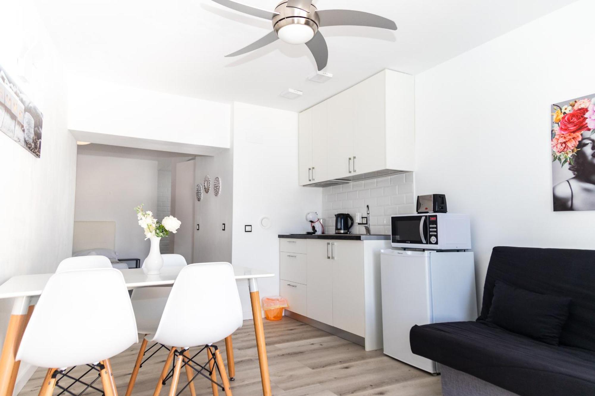 Jacaranda Apartments & Studios Es Canar  Luaran gambar