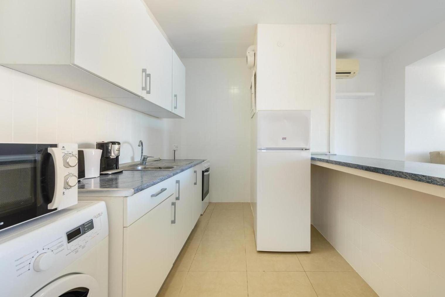 Jacaranda Apartments & Studios Es Canar  Bilik gambar