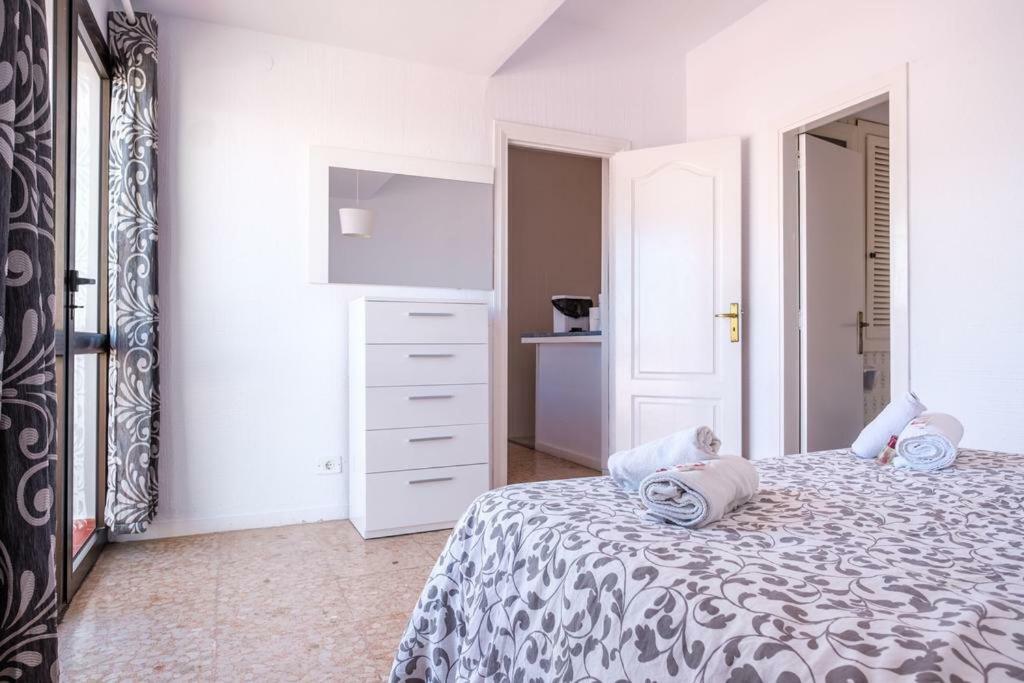 Jacaranda Apartments & Studios Es Canar  Luaran gambar