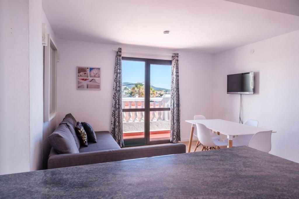 Jacaranda Apartments & Studios Es Canar  Luaran gambar
